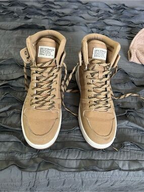 Levi's Men's Tan High-Top Sneakers with Black-Patterned Laces